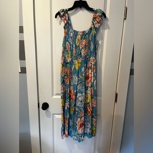 Flattering Loft Floral Dress with Pockets!